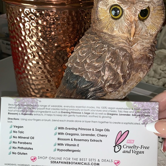 Sakura + Sage vegan eyeshadow & Blush Pallet NWOT - Picture 2 of 12